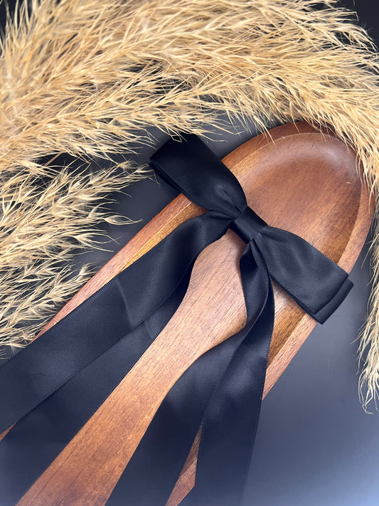 Bow Black with long tails