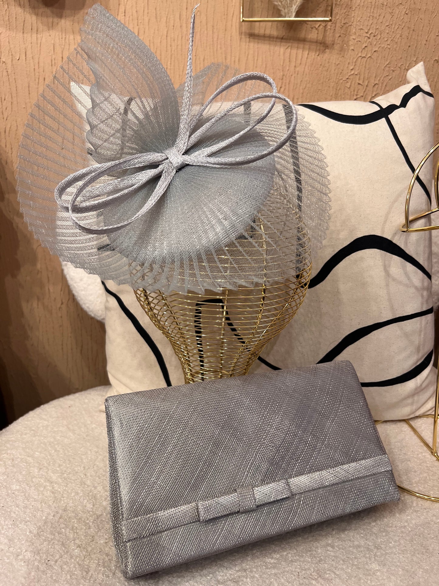 Silver/Pale grey plaited hatinator