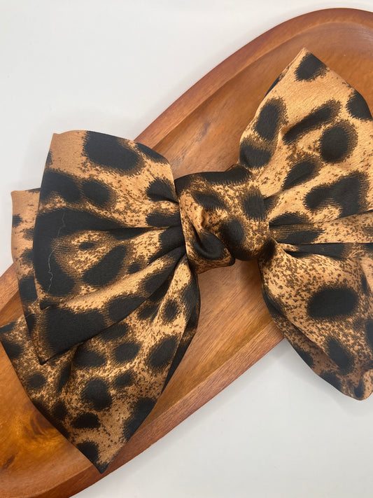Bow Leopard print Satin